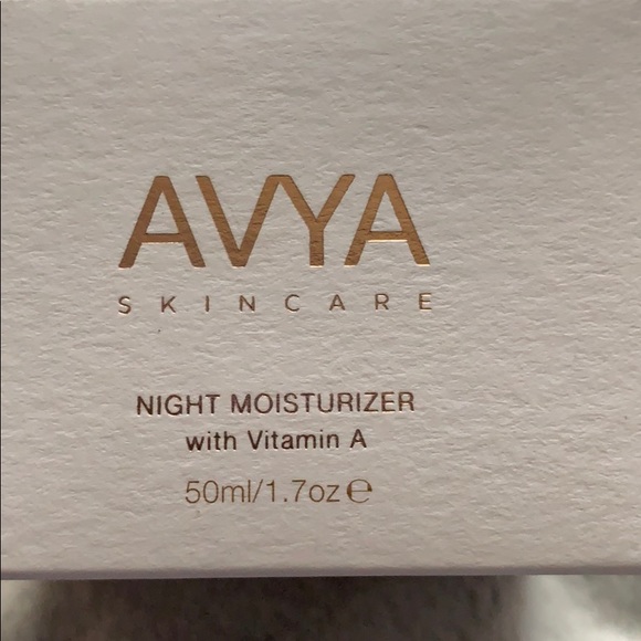 avya night cream